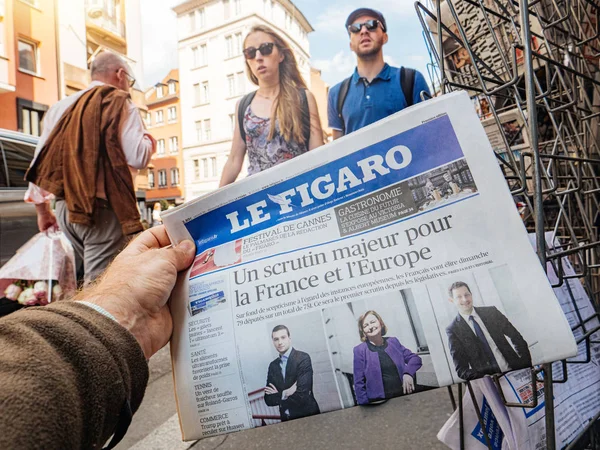 Jordan Bardella Nathalie Loiseau, Francois-Xavier Bellamy gazete kapağında — Stok fotoğraf