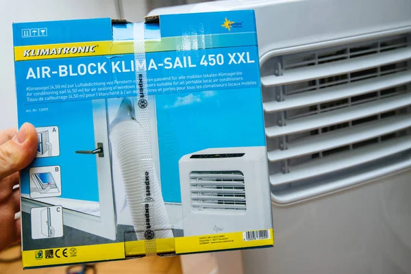 Lucht afdichting van ramen en deuren voor alle draagbare airconditioners — Stockfoto