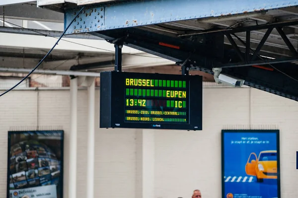 Electronic arrival departure board with city name — Stock Photo, Image