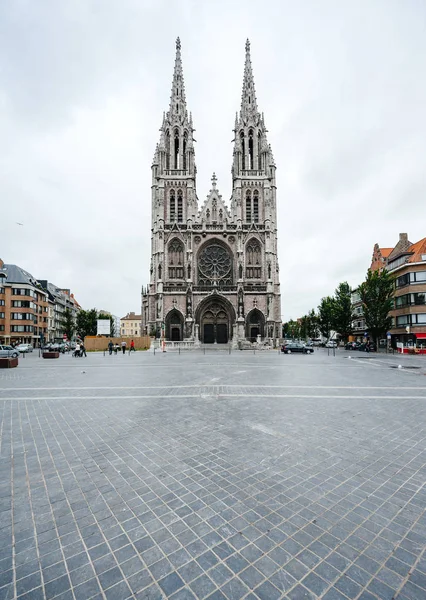 Tilt-shit lens used for big facade of Neo-Gothic — Stock Photo, Image