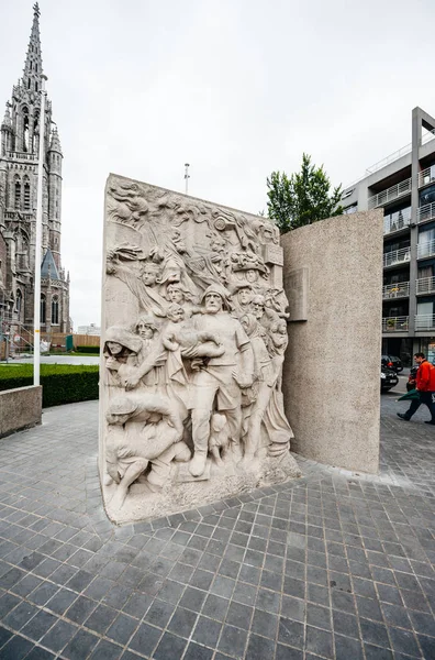 Monumento Ostende, Flandres Ocidental, Bélgica com cena de guerra — Fotografia de Stock