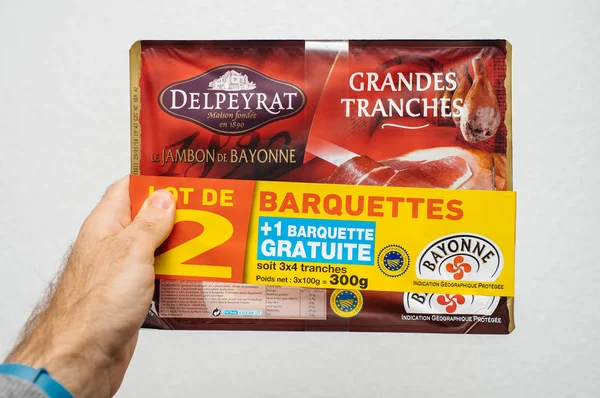 Läckra Delpeyrat Ham Jambon de Bayonne Specialerbjudande 2 plus 1 — Stockfoto