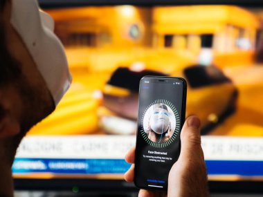 Apple iPhone XS Pro FaceID İsimsiz Hacker