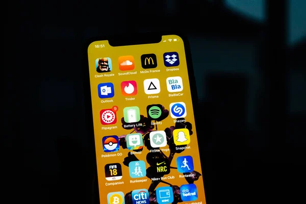 Apple iphone 11 Pro tüm uygulamalarile — Stok fotoğraf