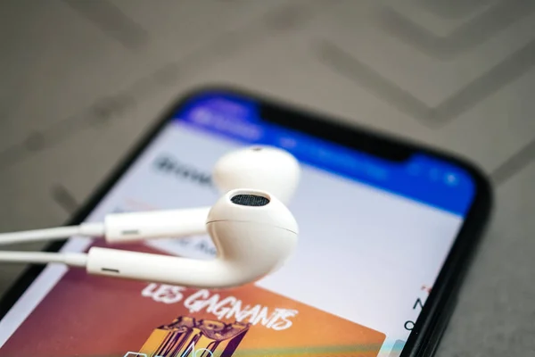 Apple Bilgisayar Earpods en son iphone 11 Pro — Stok fotoğraf