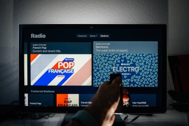 Apple Music tarafından radyo hits çalma listesi