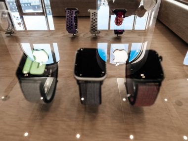 Apple Computers Watch Series 5 Mağaza'da satışa çıkıyor
