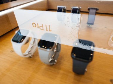 Apple Computers Watch Series 5 Mağaza'da satışa çıkıyor