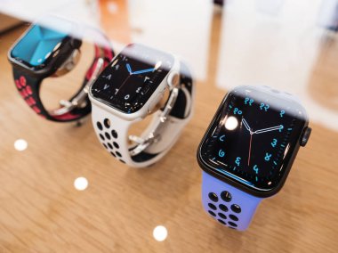 Apple Computers Watch Series 5 Mağaza'da satışa çıkıyor
