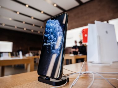 Apple Computers iphone 11 Pro Max satışa çıkıyor