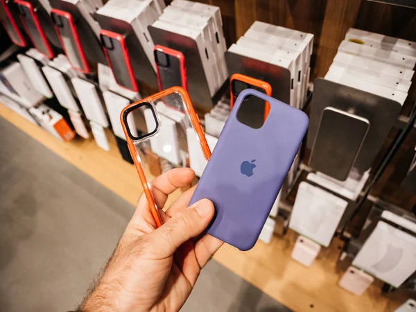 Apple Computers Fundas para iPhone 11, 11 Pro y Pro Max a la venta — Foto de Stock