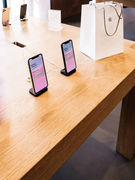 Apple Bilgisayarlar iphone 11, 11 Pro ve Pro Max satışa çıkıyor — Stok fotoğraf