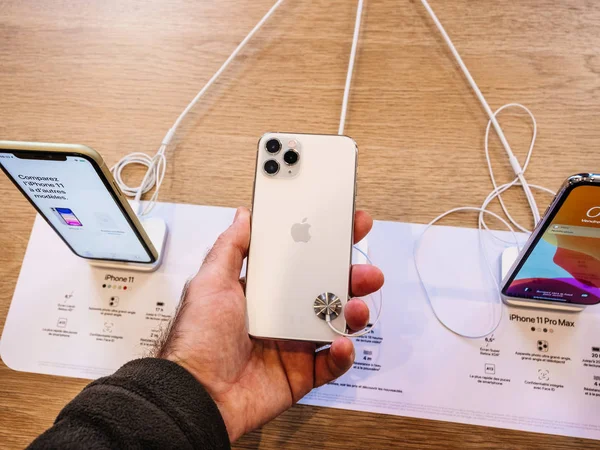 Komputery Apple iPhone 11, 11 Pro i Pro Max idzie na sprzedaż — Zdjęcie stockowe