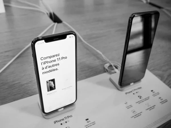 Apple computers iPhone 11, 11 Pro en Pro Max gaat in de uitverkoop — Stockfoto