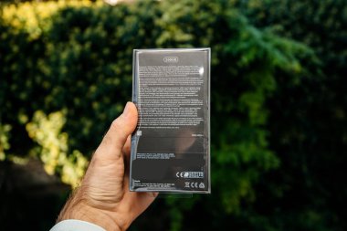 Adam el tutan yeni karton iphpone 11 Pro akıllı telefon