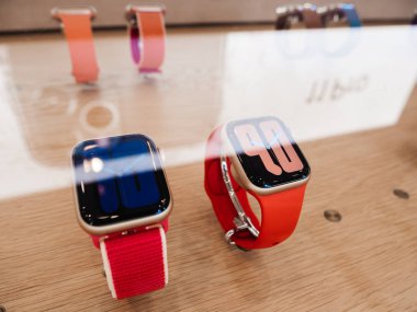 Apple Computers Watch Series 5 Mağaza'da satışa çıkıyor