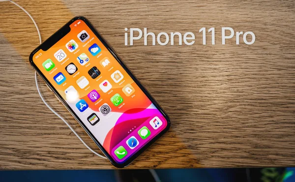 Apple Computers iPhone 11, 11 Pro и Pro Max поступили в продажу — стоковое фото