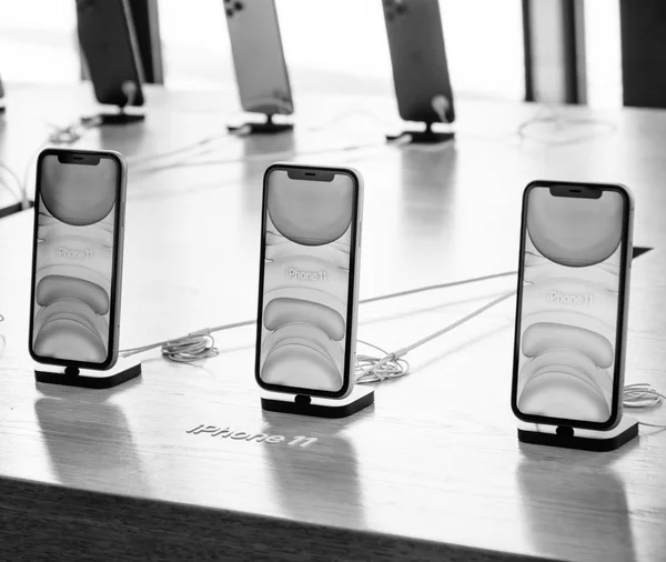 Υπολογιστές Apple iPhone 11, 11 Pro και Pro Max πηγαίνει στην πώληση — Φωτογραφία Αρχείου