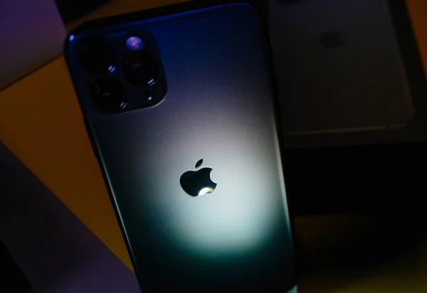 Detalle de la nueva cámara triple trasera iPhone 11 Pro —  Fotos de Stock