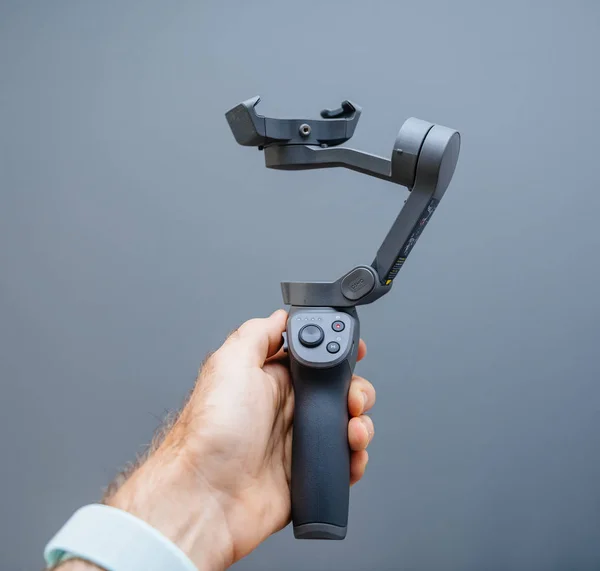 Nuevo DJI Osmo Mobile 3 teléfono inteligente plegable gimbal —  Fotos de Stock