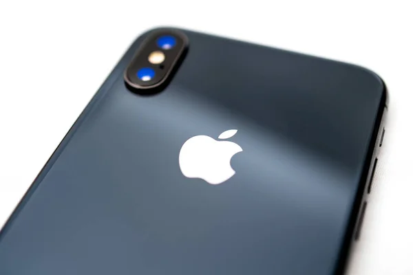 Крупним планом подробиці останньої iPhone XS подвійна камера — стокове фото