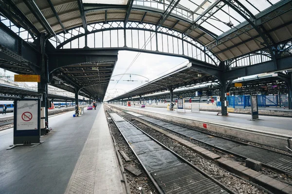 Vista panorâmica da estação ferroviária Paris Gare de est — Fotografia de Stock