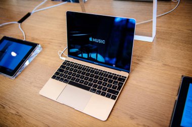 Apple Bilgisayarlarının Yeni Apple Macbook Air dizüstü bilgisayarı