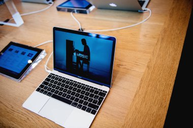 Apple Bilgisayarlarının Yeni Apple Macbook Air dizüstü bilgisayarı
