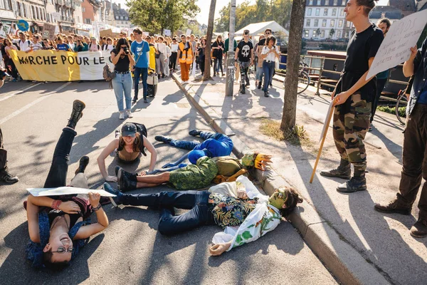 People rally for action on climate change — Stock Photo, Image