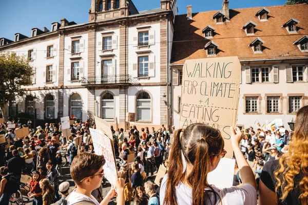 People rally for action on climate change — Stock Photo, Image