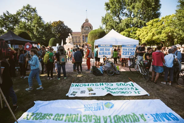 People rally for action on climate change — Stock Photo, Image