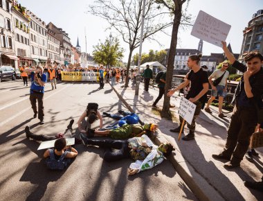 İnsanlar iklim değişikliğine karşı harekete geçtiler
