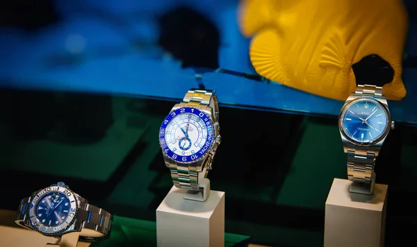 Розкіш Rolex Oyster Perpetual три годинники синій білий — стокове фото