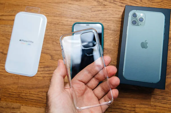 Apple Computers потрійний об'єктив iphone 11 Pro clean case — стокове фото