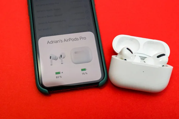 नवीन ऍपल संगणक AirPods प्रो हेडफोन्स — स्टॉक फोटो, इमेज