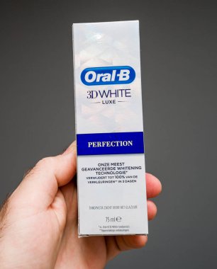 Yeni Oral-B 3D beyaz mükemmellik yeni lüks.