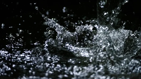 Сплеск Води Чорному Фоні Кольору Який Представляє Чисту Чисту Природну — стокове фото