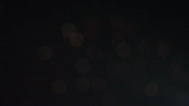 Bokeh gece renkli fireworks uygulamasından bulanık video kutlama günü Otaru Hokkaido Japonya'da gökyüzü ve mutlu yeni yıl, Doğum günü, düğün, Festivali veya diğer için temsil yıldönümü için fırsat an kullanabilirsiniz.