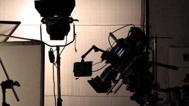 Video kamera tripod üzerinde film ya da film üretiminde 