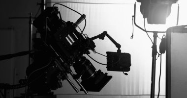 Video kamera tripod üzerinde film ya da film üretiminde 