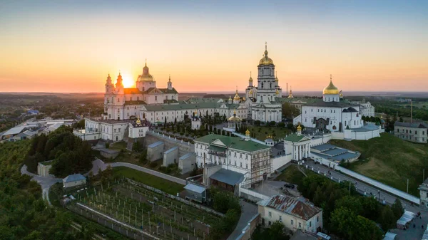 Flygfoto av Pochaev kloster. — Stockfoto