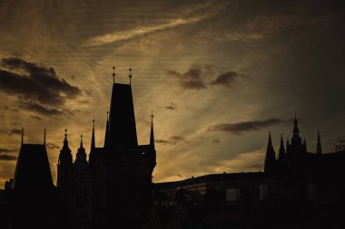 Prague Castle güneş battıktan sonra. Çek Cumhuriyeti. 2018 yıl