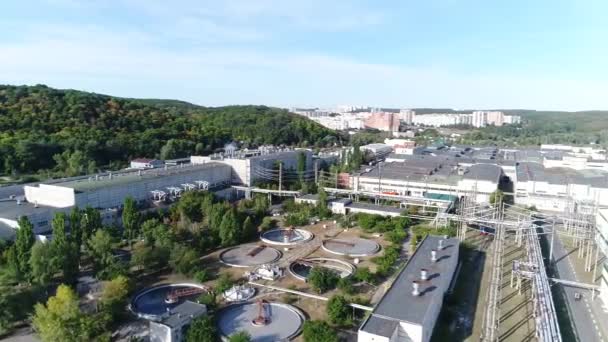 Das Gelände der Fabrik aus einer Höhe — Stockvideo