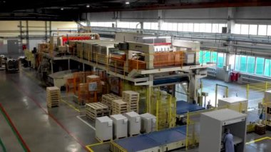 fabrika üretim atölye ekipmanları ve ürünleri