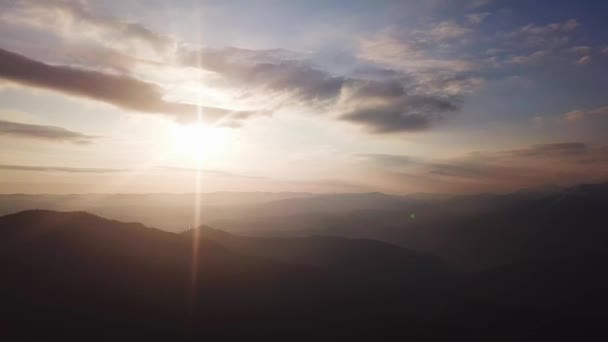 Mistige bergen van de Himalaya bij zonsondergang lichten. UHD, 4k — Stockvideo