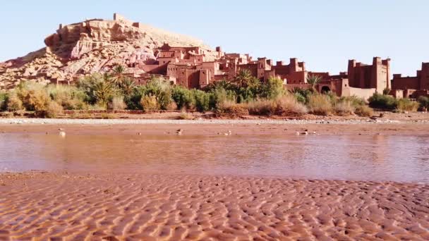 摩洛哥阿特拉斯山脉的 Kasbah Ait ben Haddou, — 图库视频影像