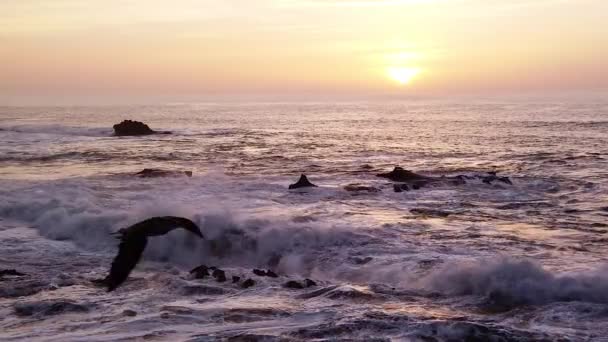 Hermoso paisaje con puesta de sol en el océano Atlántico, costa de Marruecos, África, timelapse 4k — Vídeo de stock