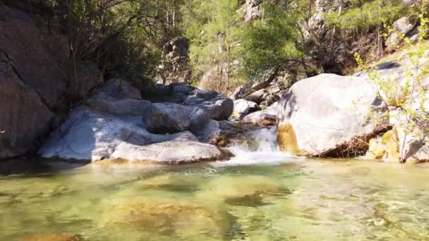 Rio Turquia em canyon 4k 2019 tiro — Vídeo de Stock