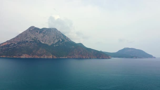 Antenna lövés repülés felett a hegyvidéki erdők a fekete-tengeri régió, Törökország. Nebiyan hegy. — Stock videók