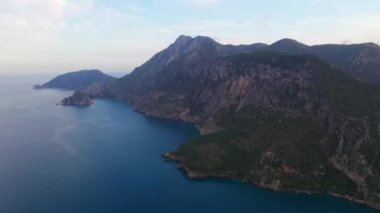 Hava uçuş Türkiye'nin Karadeniz Bölgesi dağ ormanda yukarıda vurdu. Nebiyan Dağı.